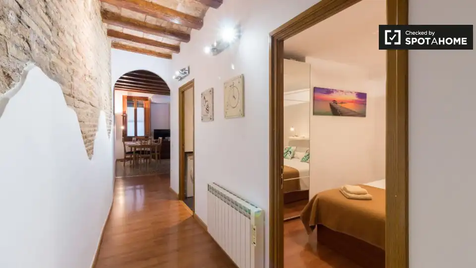 Appartamento con terrazza in affitto a Ciutat Vella, imagen 3