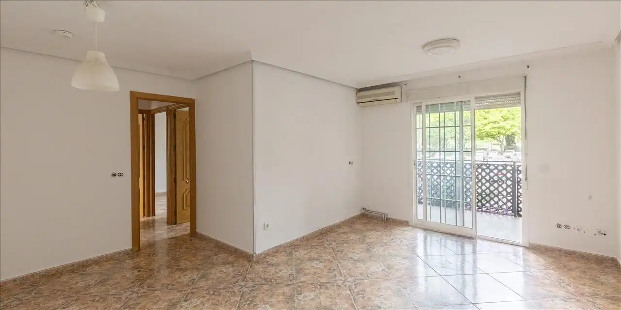 Vista exterior de Piso en venta en Fuenlabrada con Terraza