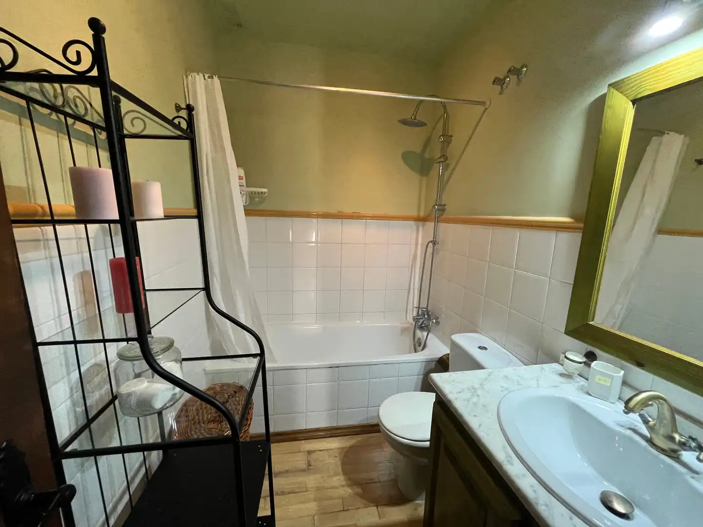 Baño de Casa o chalet en venta en Aznalcázar con Aire acondicionado, Calefacción y Jardín privado