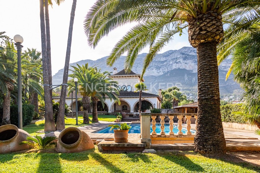 Exterior view of House or chalet for sale in Dénia  with Air Conditioner, Heating and Private garden