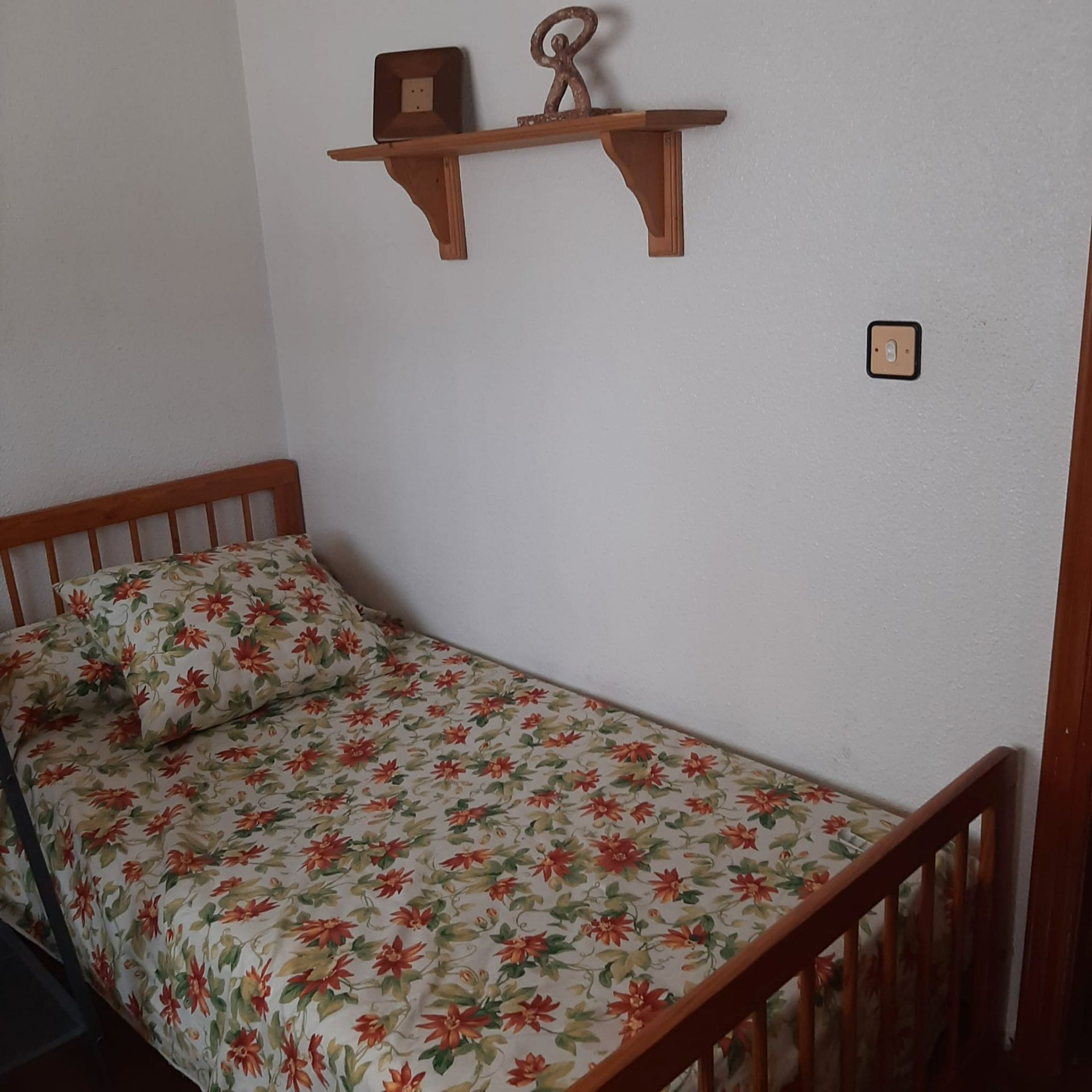 Habitación de Casa adosada en venta en  Murcia Capital con Aire acondicionado, Amueblado y Balcón