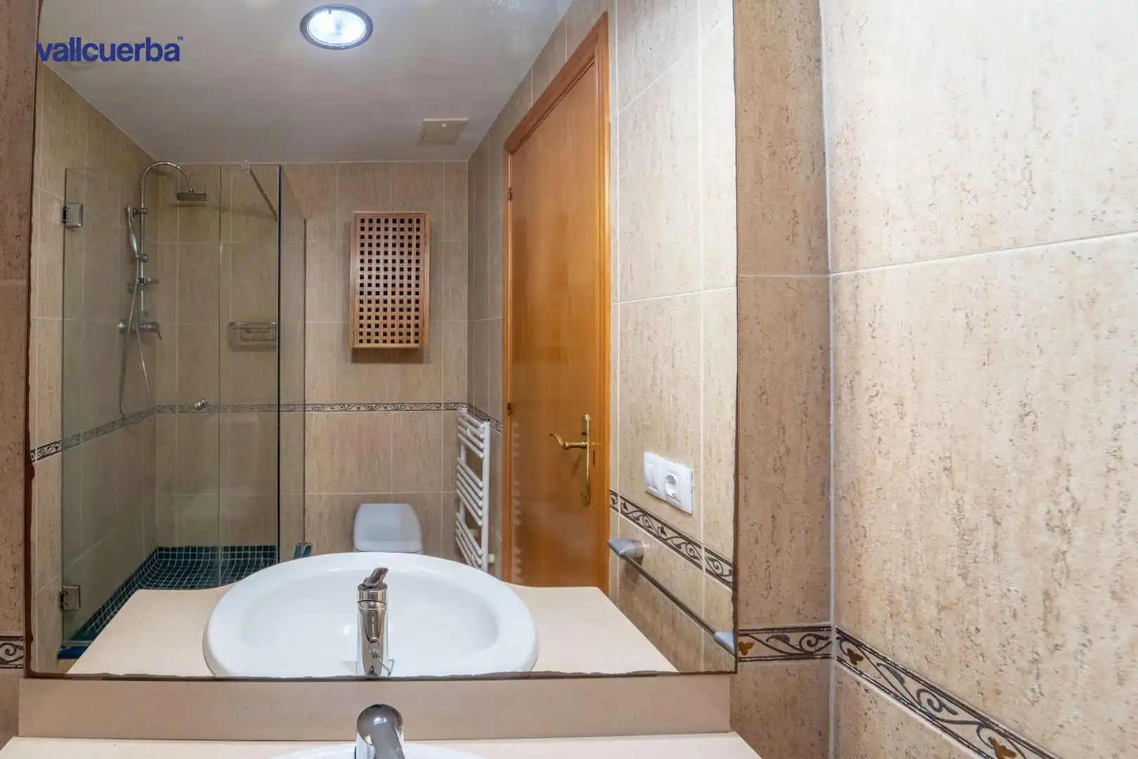 Baño de Planta baja en venta en Vinyols i els Arcs con Aire acondicionado, Calefacción y Jardín privado