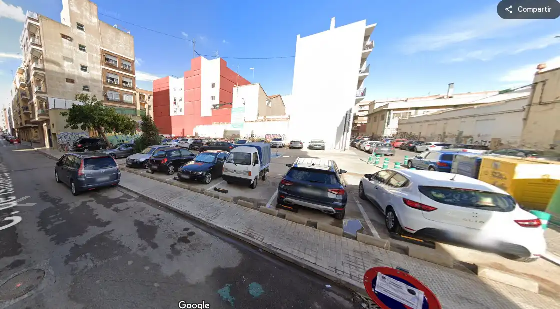 Terreny residencial en venda a Calle de Isabel la Católica 15