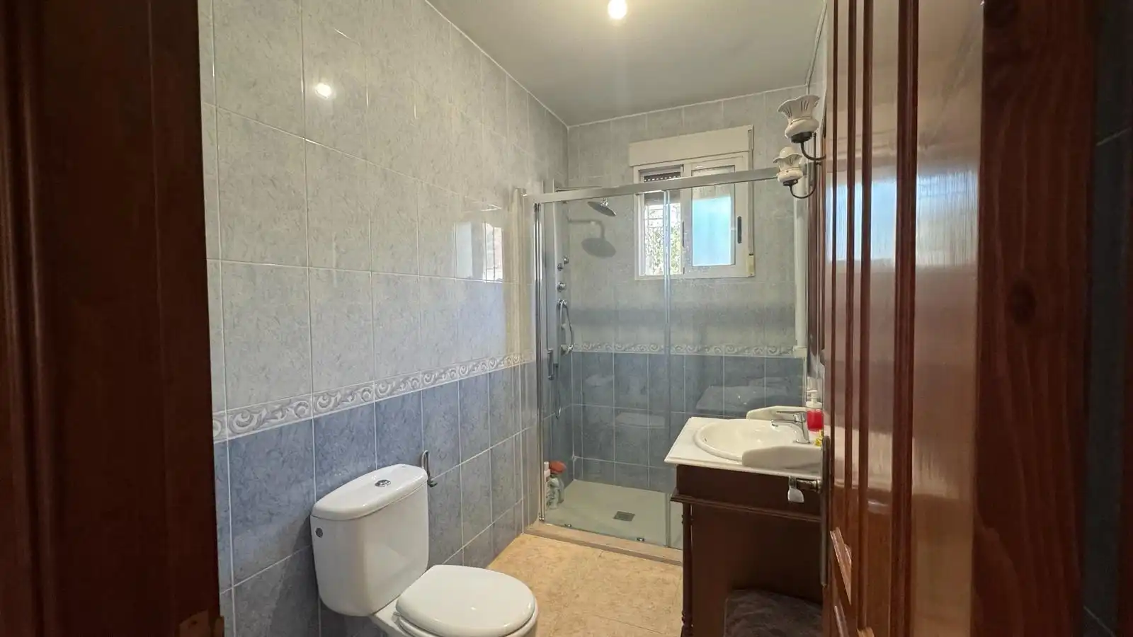 Bany de Casa o xalet en venda en Orihuela amb Aire condicionat, Jardí privat i Traster