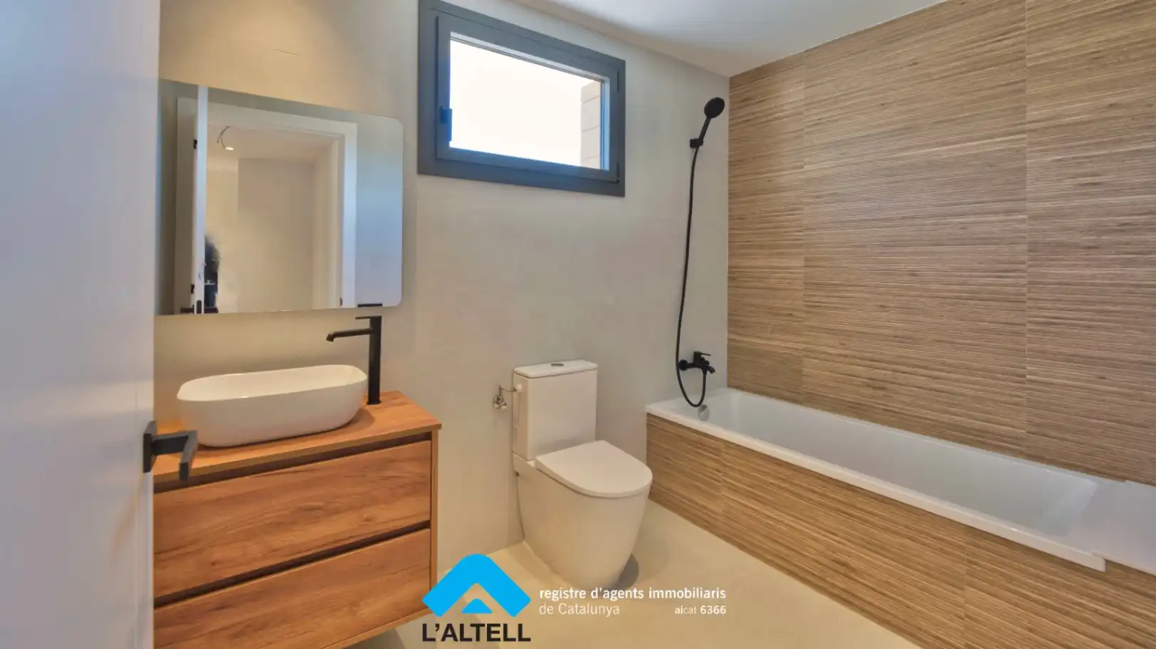 Bany de Casa o xalet en venda en L'Ametlla del Vallès amb Aire condicionat, Calefacció i Jardí privat