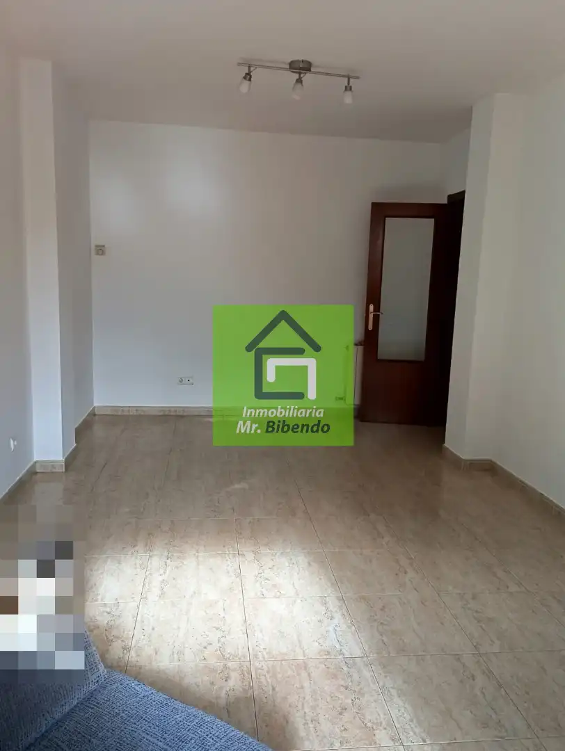Vista exterior de Casa o xalet en venda en Muelas del Pan amb Calefacció i Jardí privat