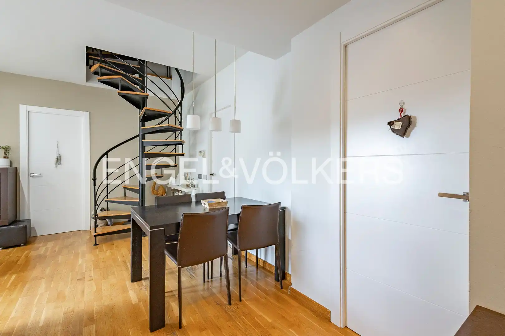 Dining room of Attic for sale in Esplugues de Llobregat  with Air Conditioner, Heating and Parquet flooring
