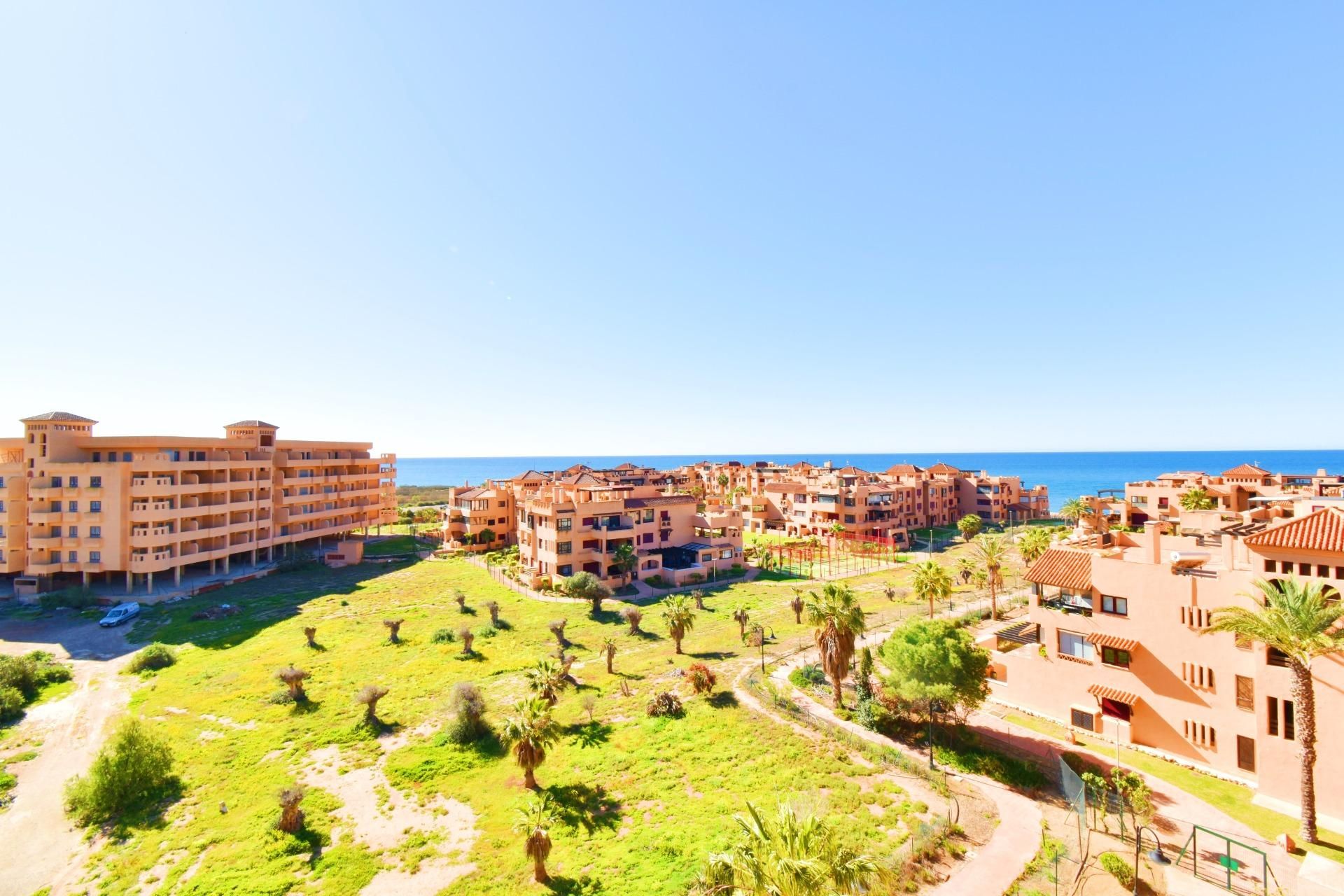 Vista exterior de Àtic en venda en El Ejido amb Aire condicionat, Terrassa i Jacuzzi
