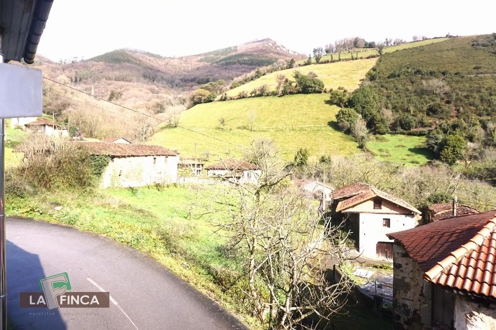 Vista exterior de Casa o chalet en venta en Belmonte de Miranda