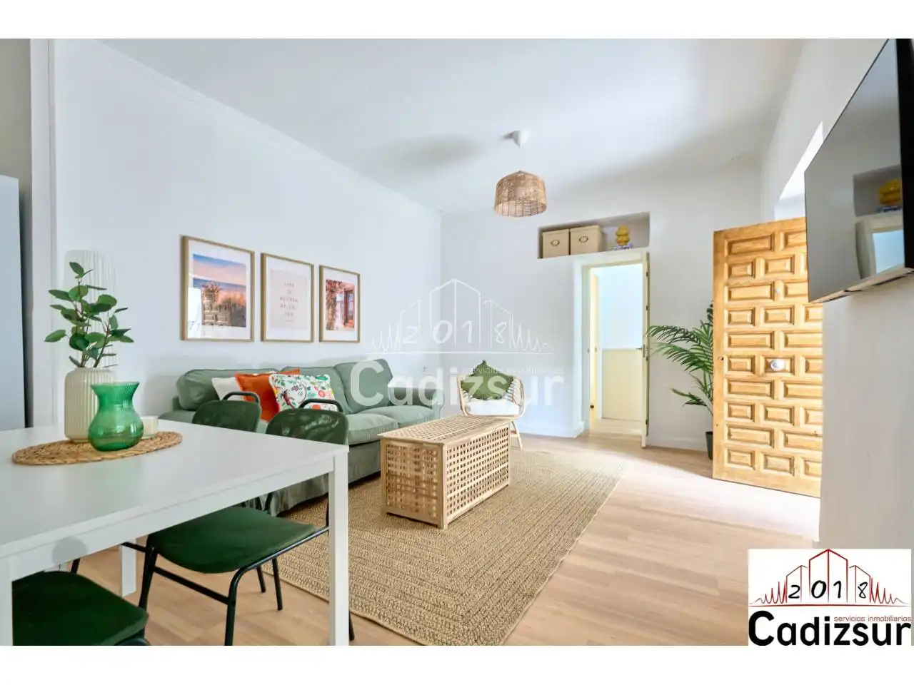 Sala de estar de Piso en venta en Cádiz con Trastero y Amueblado