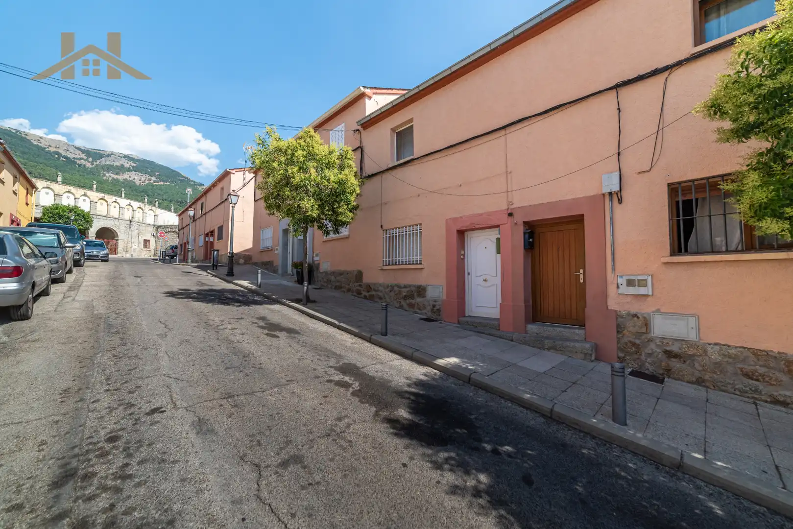 Vista exterior de Casa adosada en venta en San Lorenzo de El Escorial con Terraza y Trastero
