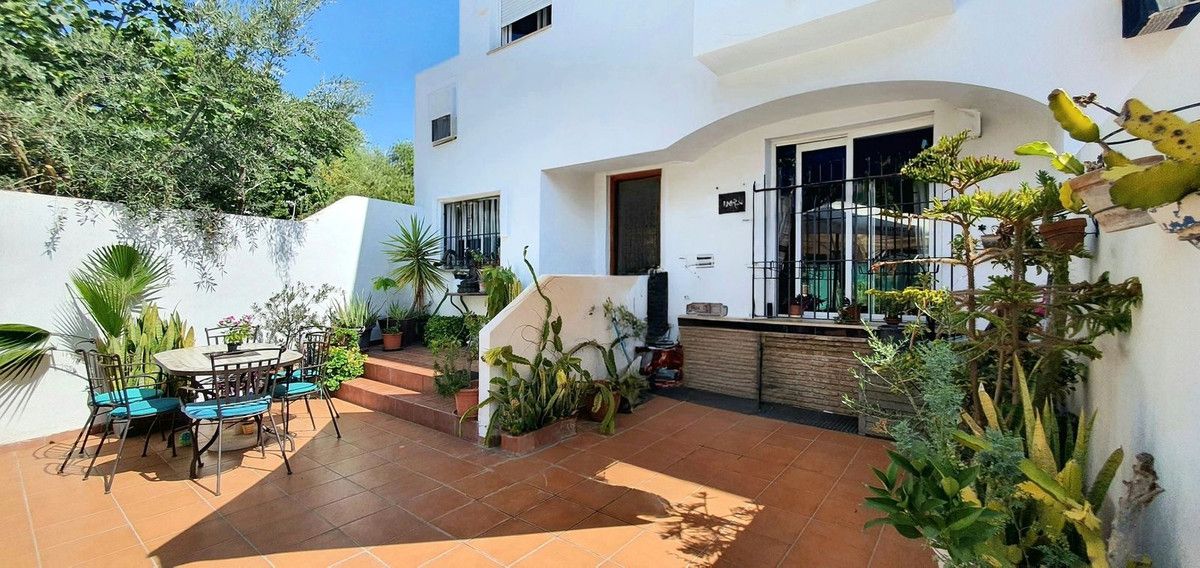 Exterior view of Single-family semi-detached for sale in Fuengirola  with Private garden, Swimming Pool and Furnished