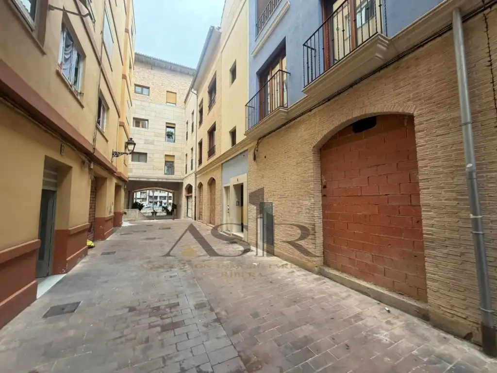 Local de alquiler en Carrer Santos, La Vila
