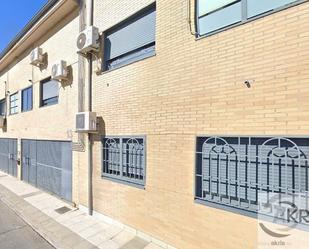 Exterior view of Duplex for sale in El Viso de San Juan  with Terrace and Community pool