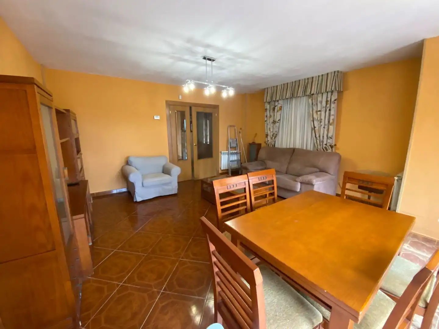 Sala d'estar de Casa o xalet en venda en Camargo amb Terrassa