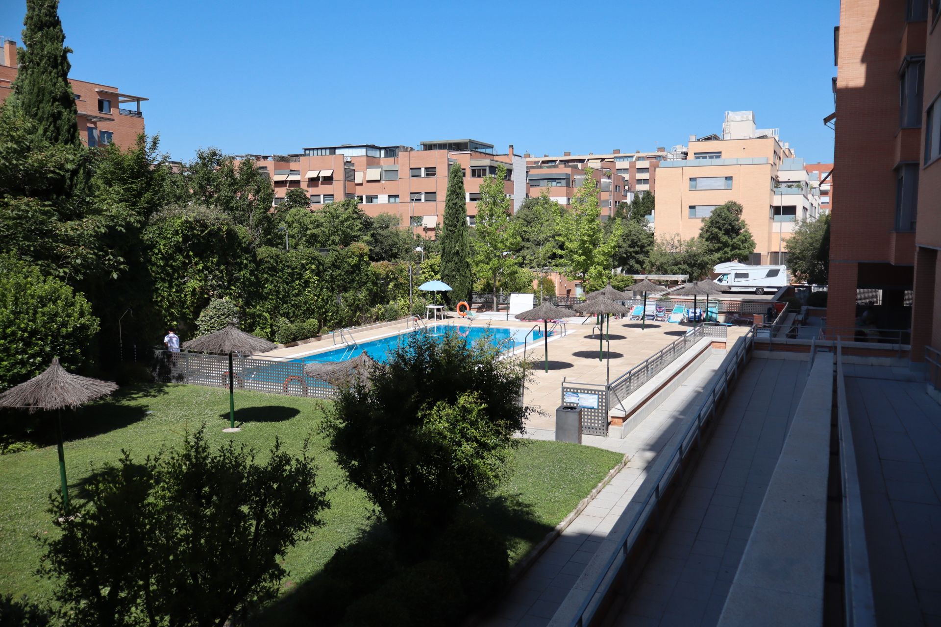 Piscina de Pis en venda en  Madrid Capital amb Aire condicionat, Calefacció i Traster