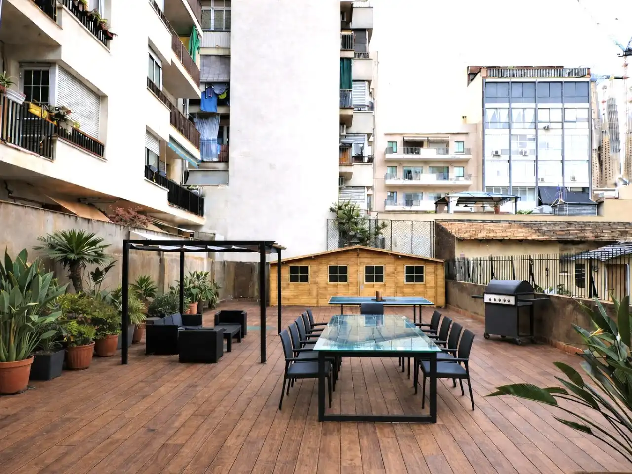 Piso con jardín en venta en Napols 262