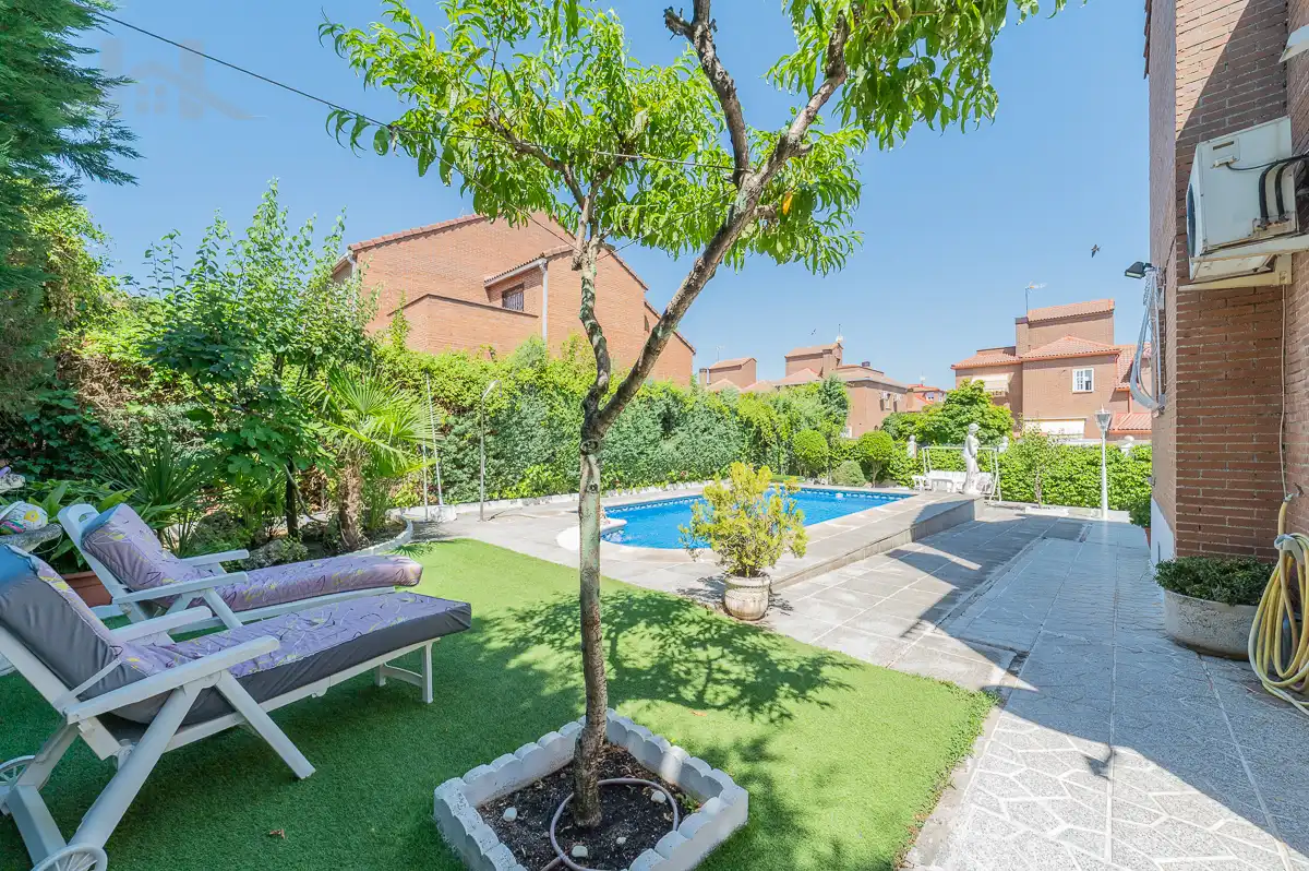 Swimming pool of Houses for sale in Arroyomolinos (Madrid)  with Air Conditioner, Heating and Private garden