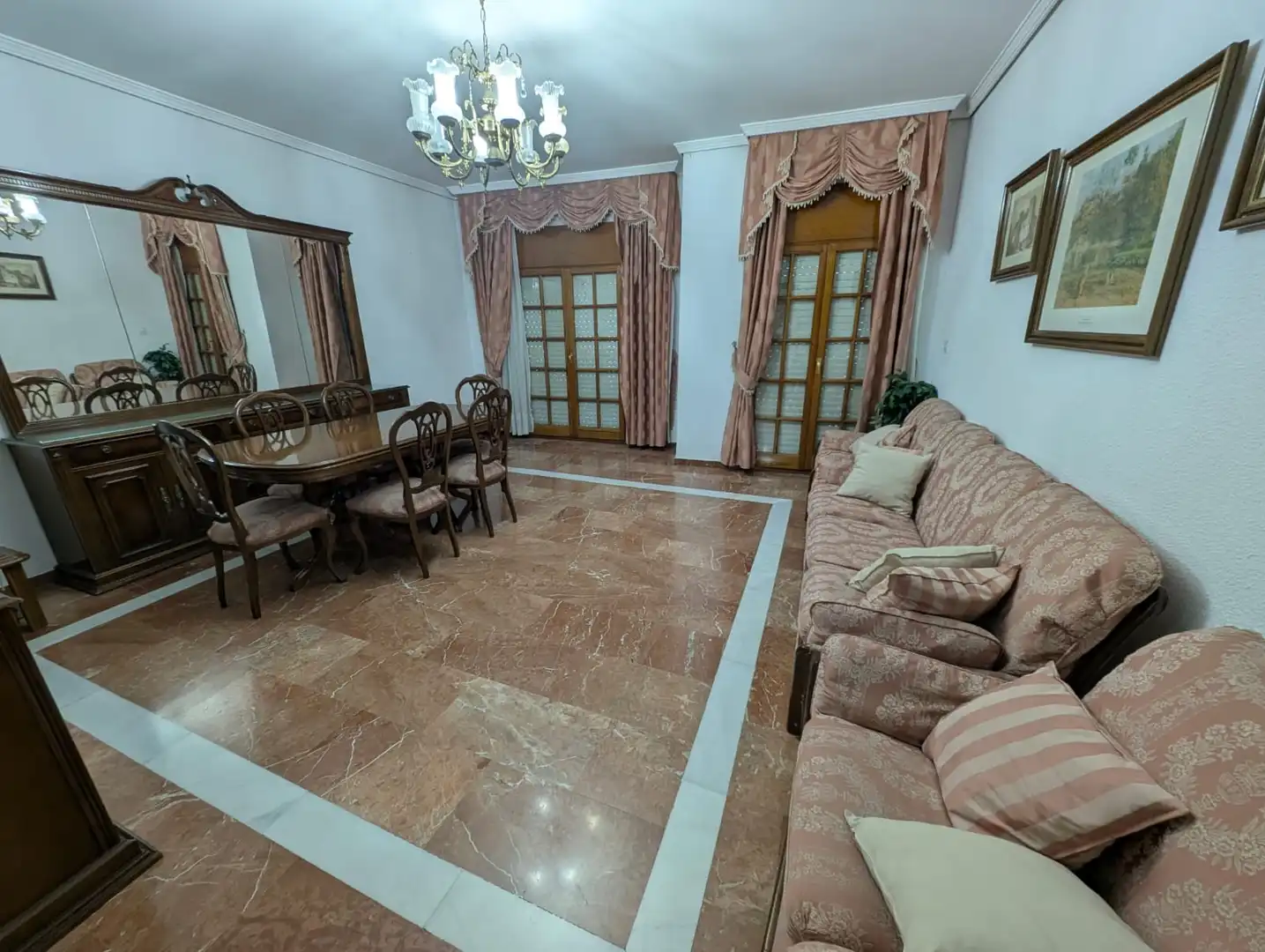 Comedor de Piso en venta en Lucena con Calefacción, Terraza y Trastero