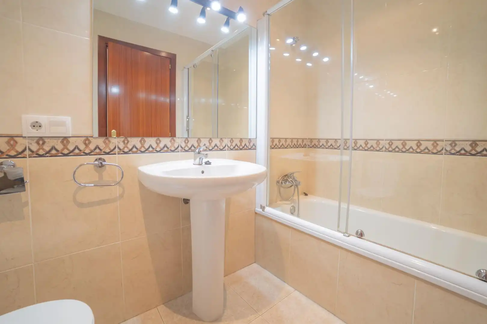 Badezimmer von Wohnung zum Verkauf in Sant Quirze de Besora mit Heizung, Terrasse und Ofen