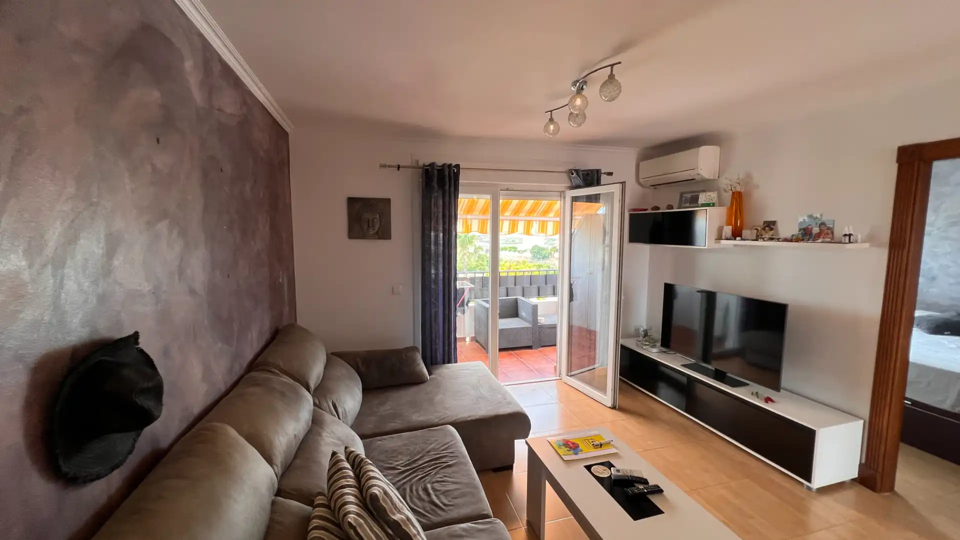 Sala de estar de Apartamento en venta en Torrox con Aire acondicionado, Terraza y Piscina comunitaria
