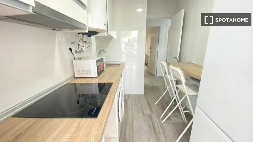 Cocina de Piso de alquiler en Madrid con Aire acondicionado, Calefacción y Amueblado