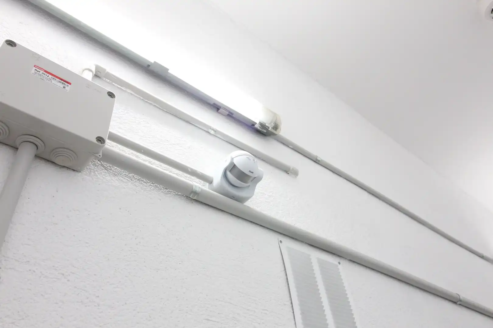 Vista exterior de Trastero en venta en Badalona con Alarma