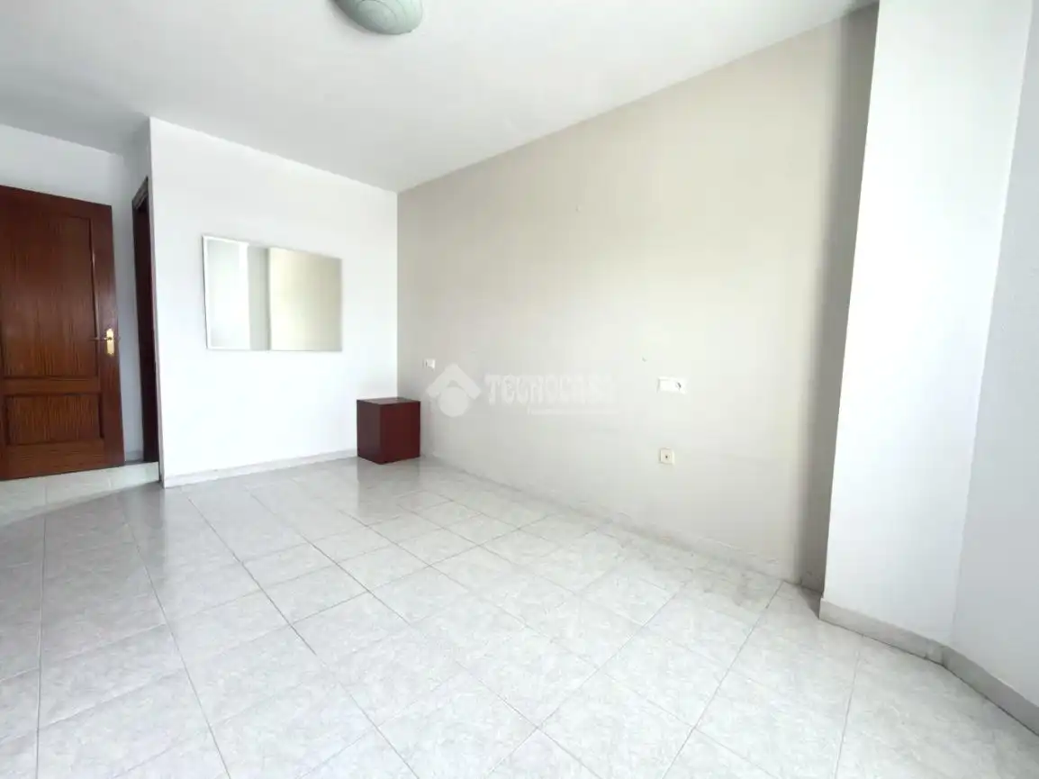 Habitación de Piso en venta en Málaga con Terraza y Piscina comunitaria