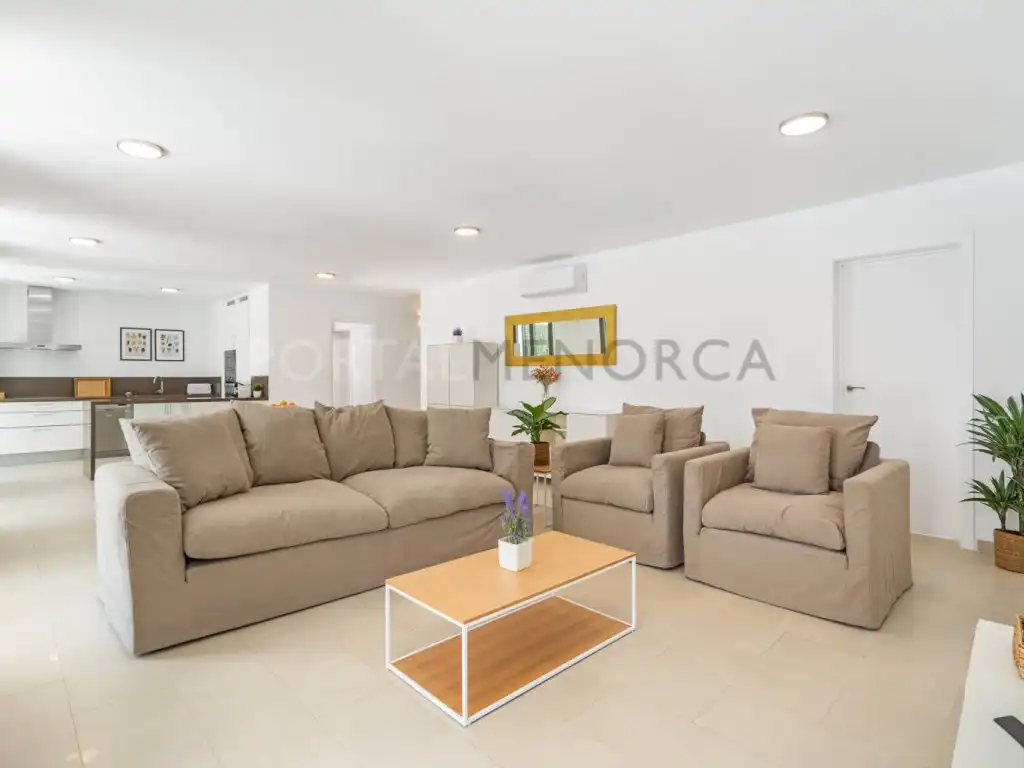 Sala d'estar de Casa o xalet en venda en Es Mercadal amb Jardí privat, Terrassa i Piscina