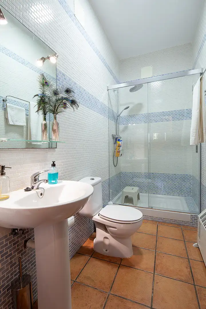 Baño de Finca rústica en venta en Fuenteheridos con Aire acondicionado, Calefacción y Jardín privado