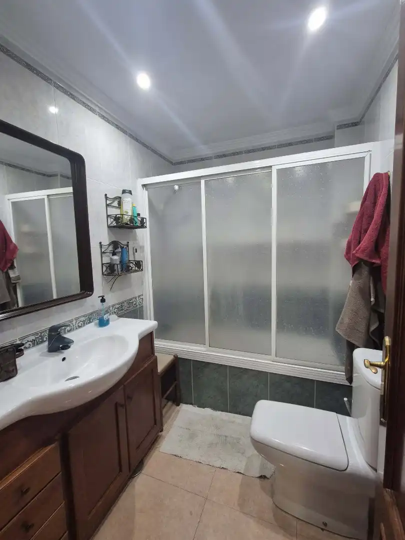 Bathroom of Flat for sale in Úbeda  with Air Conditioner, Heating and Storage room