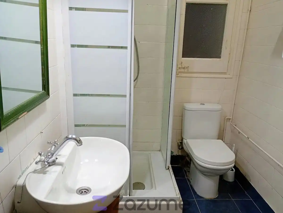 Badezimmer von Wohnung zur Miete in Barcelona mit Parkett, Terrasse und Möbliert