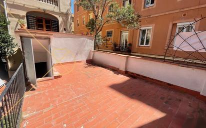 Exterior view of Flat for sale in  Barcelona Capital  with Air Conditioner, Terrace and Balcony