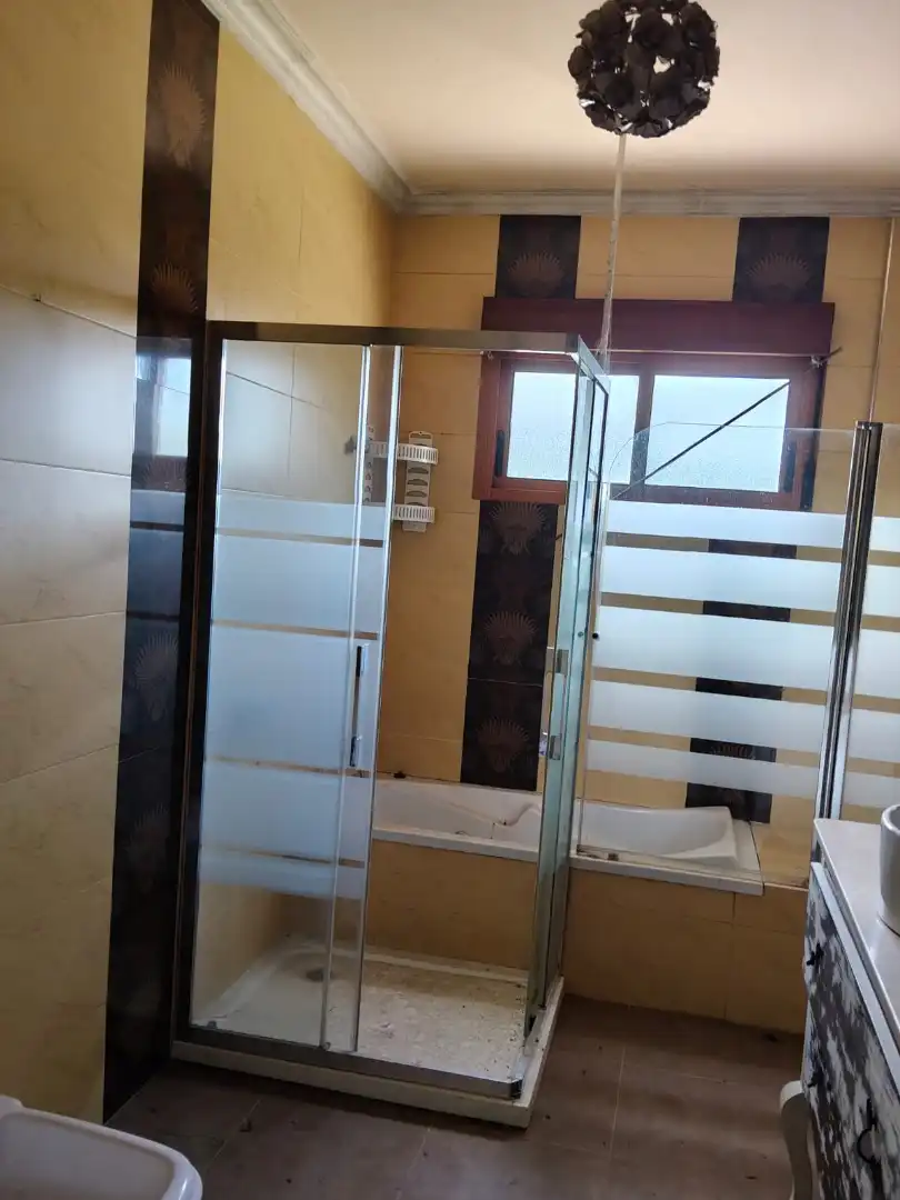 Baño de Casa o chalet en venta en Poio con Calefacción, Jardín privado y Terraza