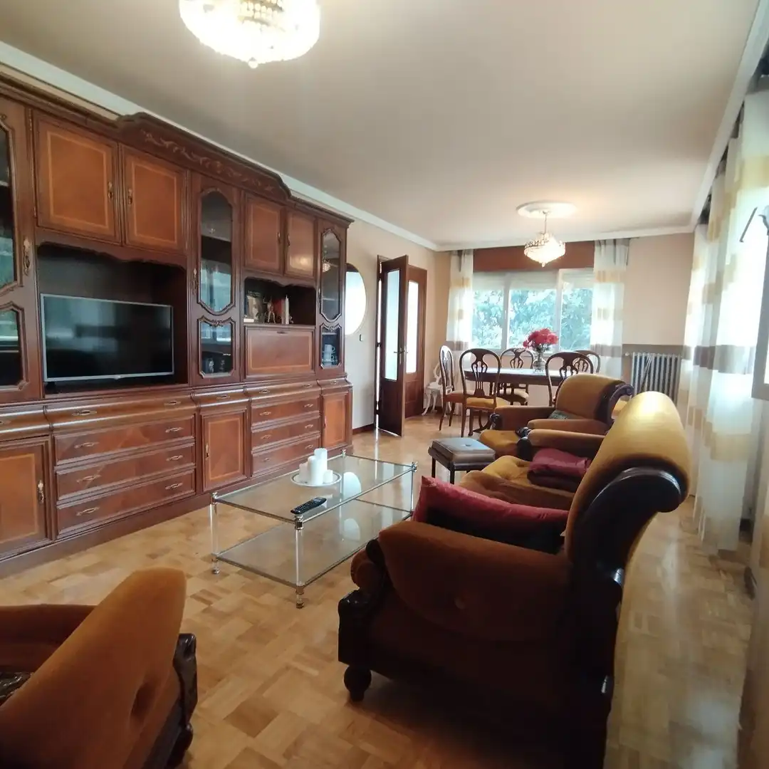 Sala d'estar de Casa o xalet en venda en Villaviciosa amb Calefacció, Terrassa i Traster