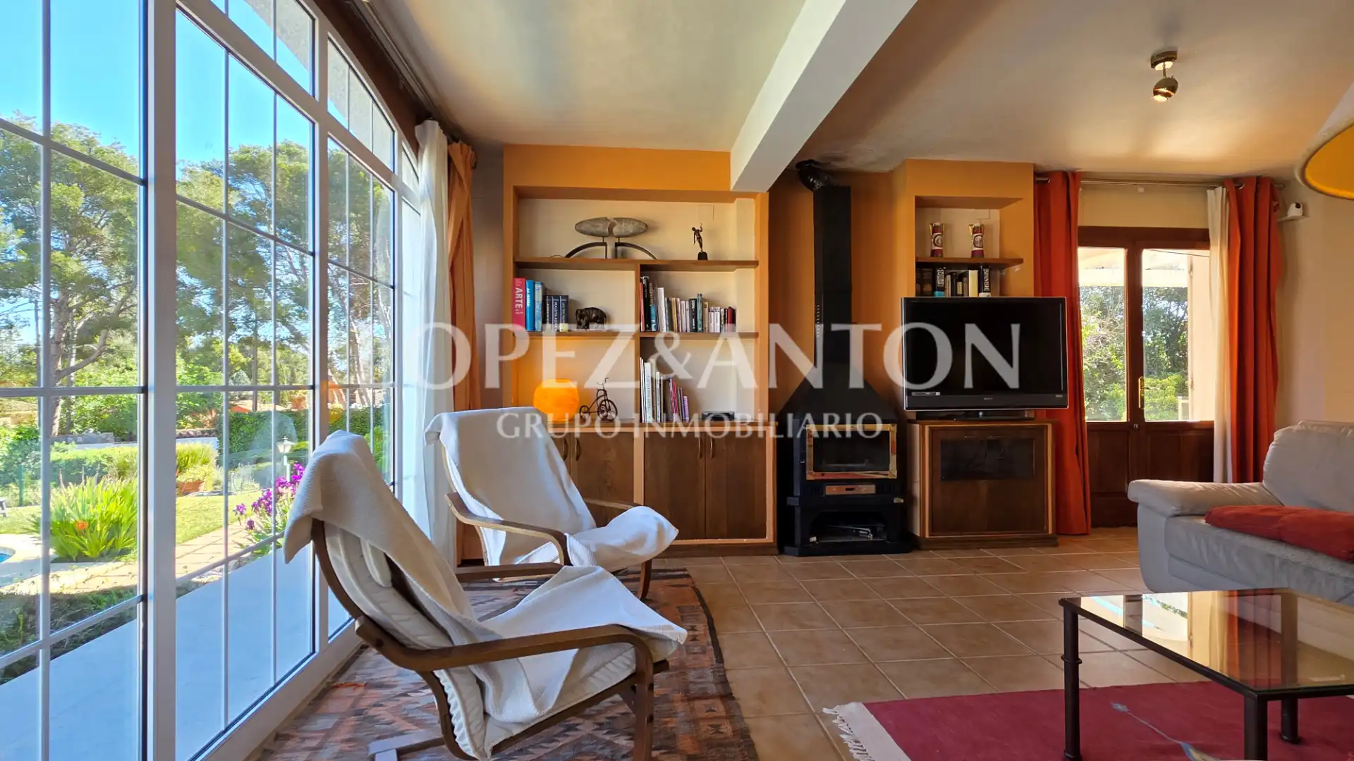 Living room of Houses for sale in L'Eliana  with Air Conditioner, Heating and Private garden