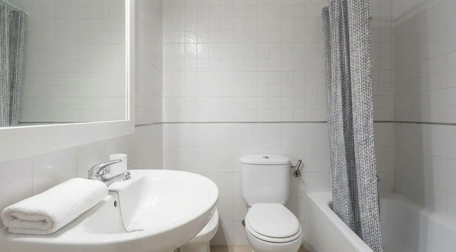 Baño de Piso en venta en Turre con Aire acondicionado, Terraza y Amueblado