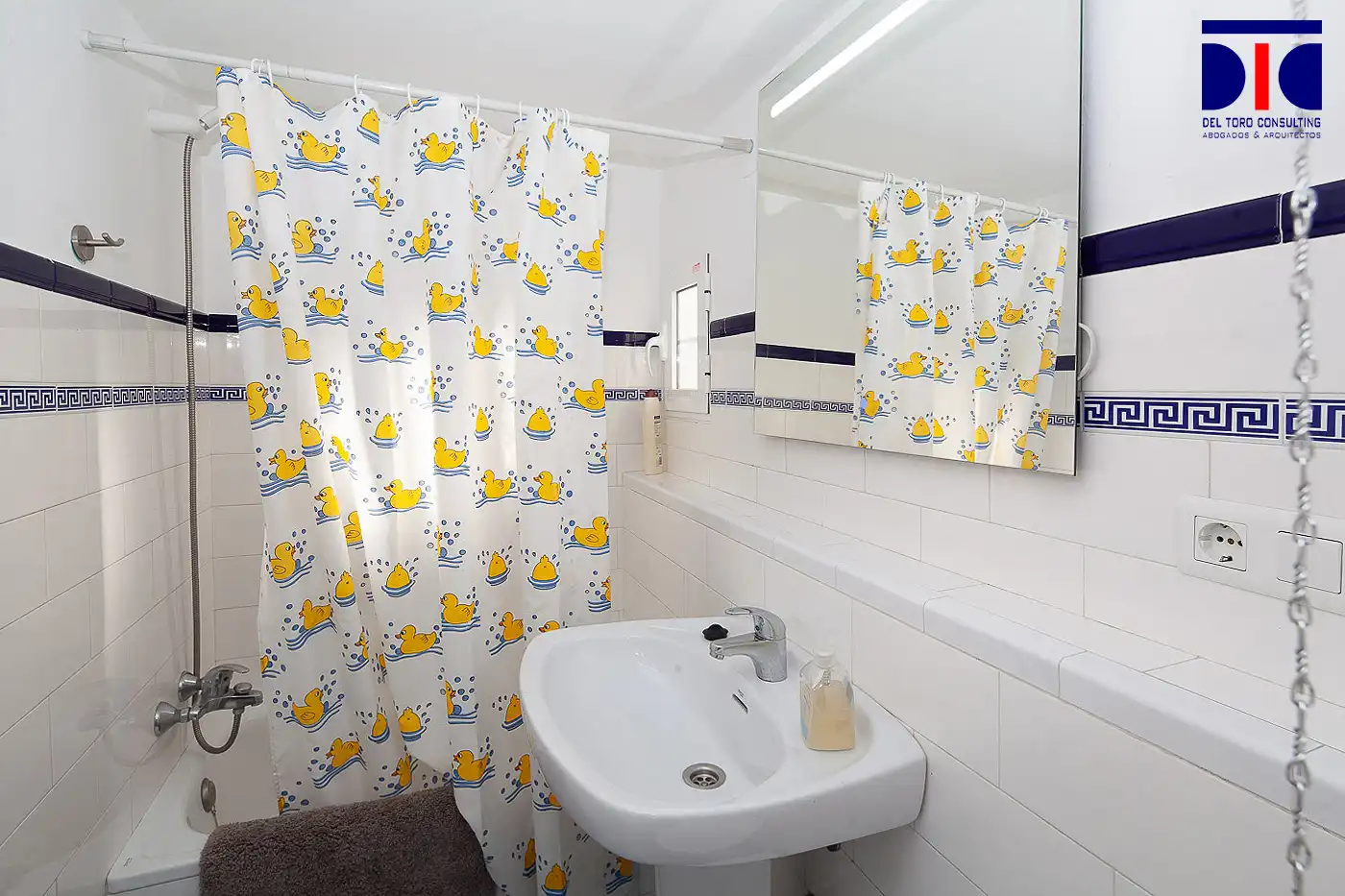 Bathroom of Detached homes for sale in Sevilla  with Air Conditioner, Heating and Furnished