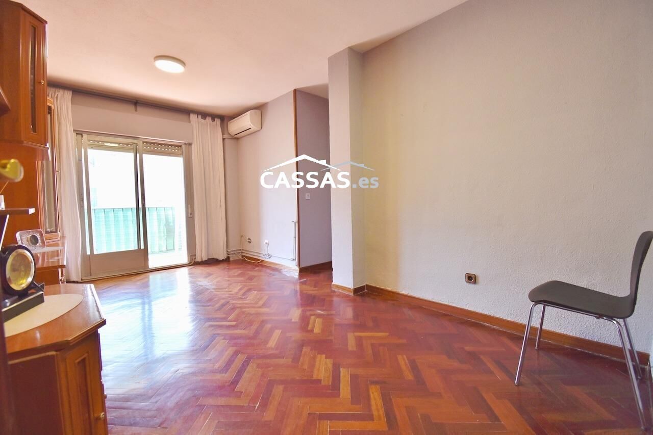 Living room of Flat for sale in Torrejón de Ardoz  with Air Conditioner, Heating and Parquet flooring