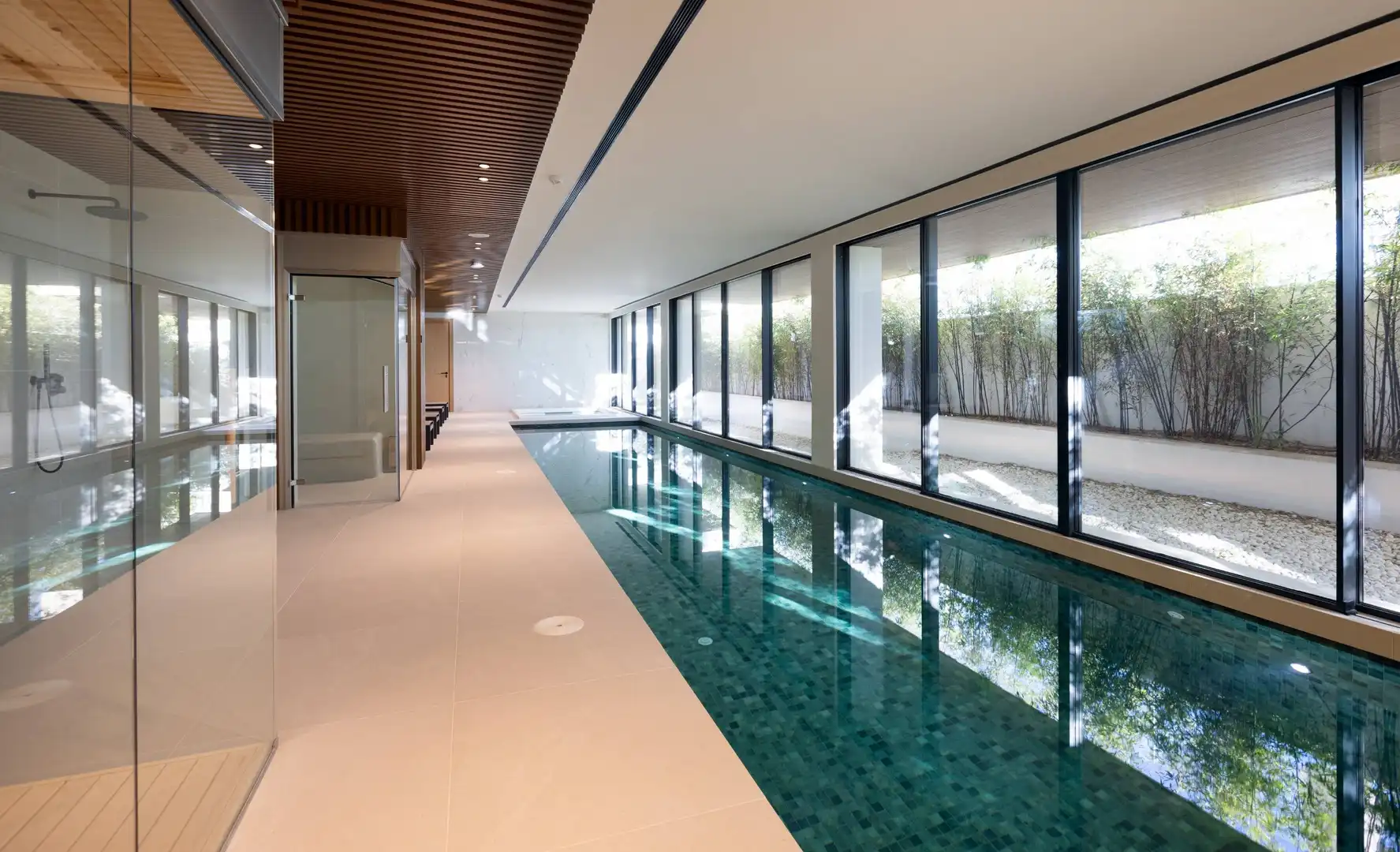 Piscina de Ático en venta en Estepona con Aire acondicionado, Calefacción y Terraza