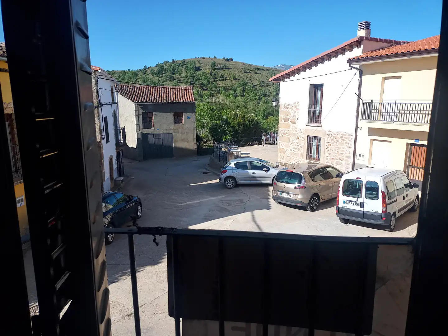 Exterior view of Country homes for sale in Los Llanos de Tormes 