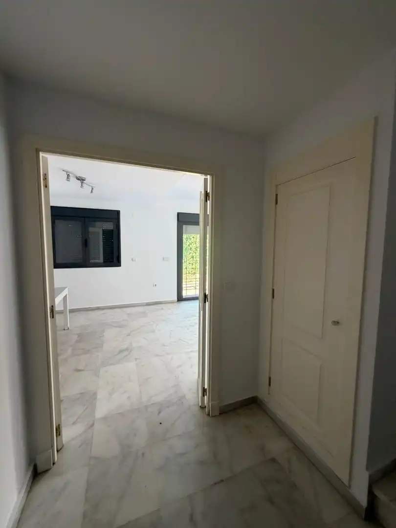 Casa adosada en venda en Puerto Real amb Aire condicionat, Terrassa i Traster