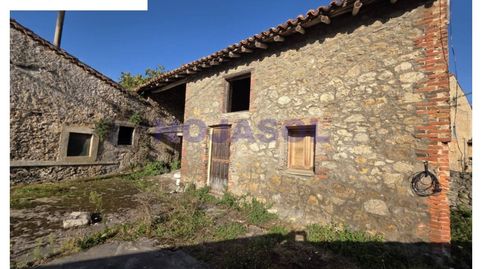 REF.000005 CASA PAREADA PARA REFORMAR CON TERRENO EN SOANO PROYECTO PARA REHABILITAR EN  DOS VIVIENDAS