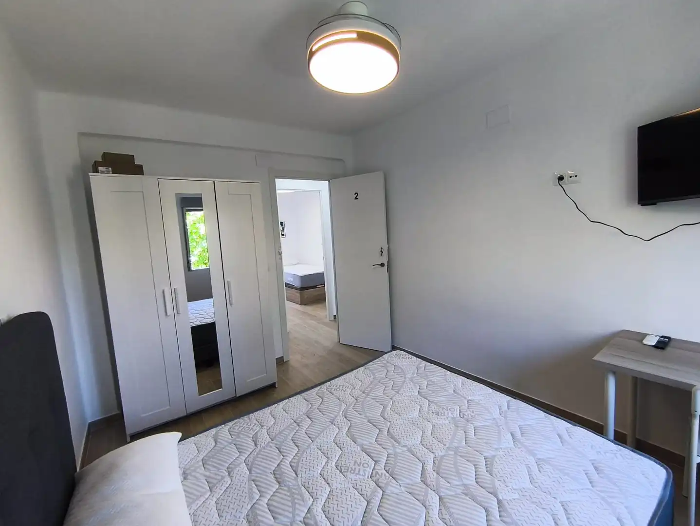 Habitación de Piso para compartir en Madrid con Calefacción, Amueblado y Horno