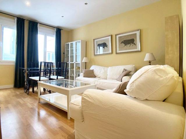 Piso en Alquiler en Calle de Juan de Austria en Trafalgar