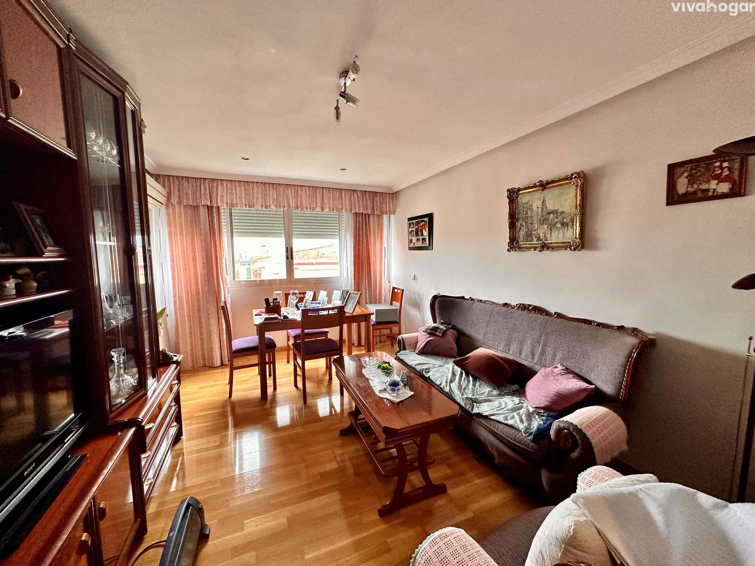 Sala d'estar de Pis en venda en  Madrid Capital amb Terrassa i Balcó