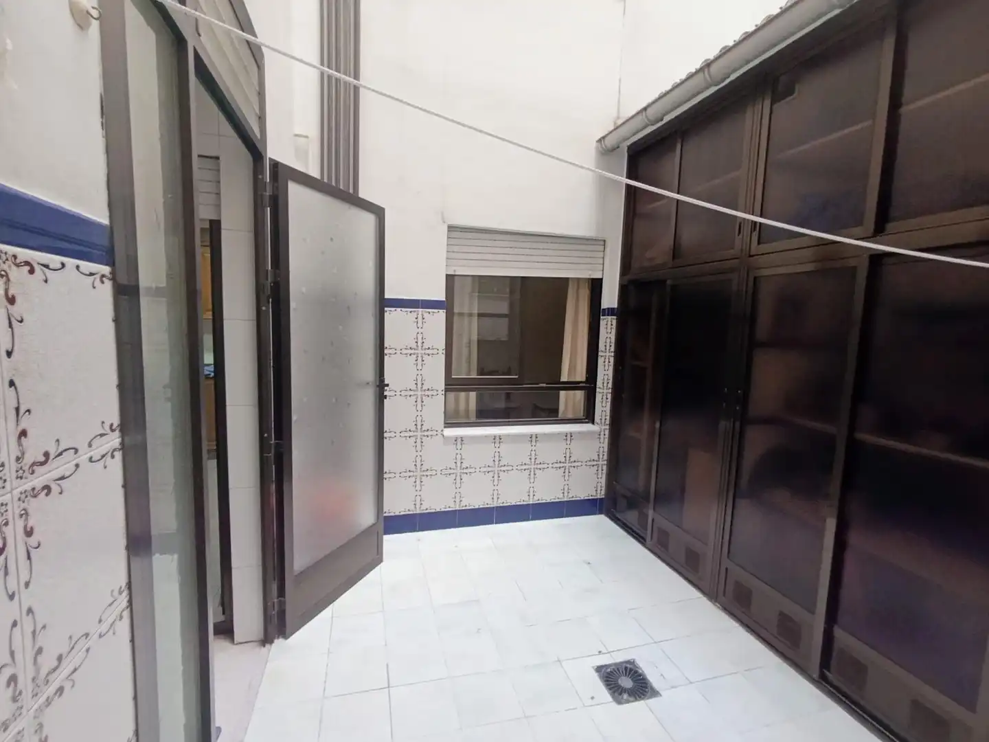 Vista exterior de Pis en venda en Elche / Elx amb Moblat i Balcó