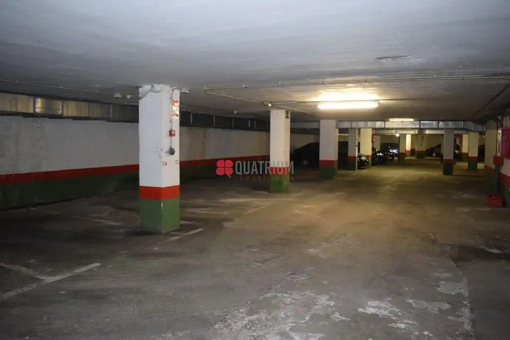 Parking de Local en venta en Santiago de Compostela 