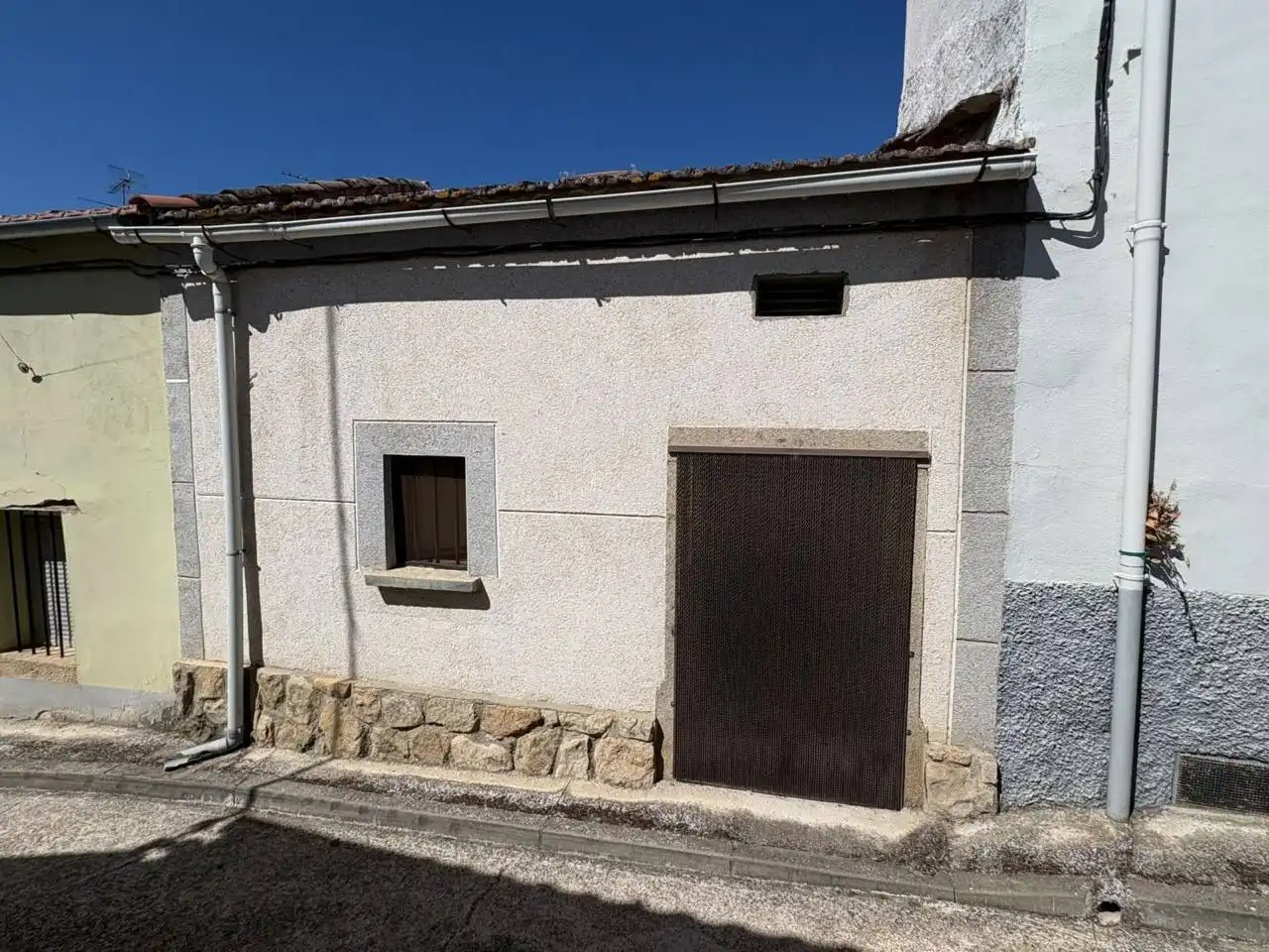 Vista exterior de Edifici en venda en Ahigal de los Aceiteros