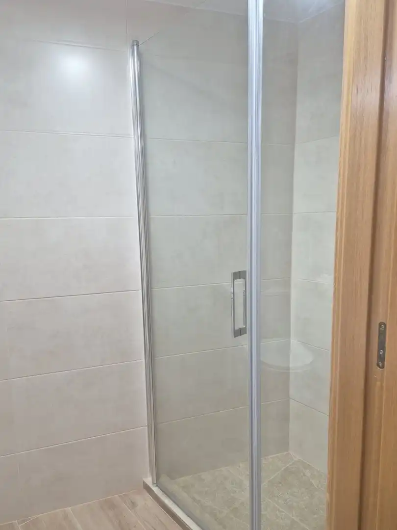 Bany de Apartament de lloguer en Badajoz amb Aire condicionat, Calefacció i Moblat